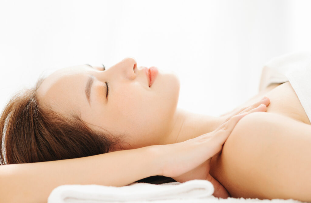 乾燥肌が進む前に！定期的なエステケアを◎